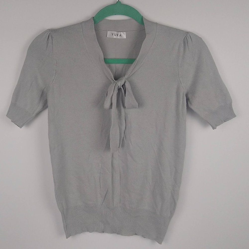 Yuka Gray Tie Neck Short Sleeve Sweater sz XS?
